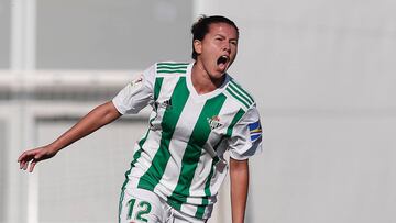 Bea Parra celebra un gol. 