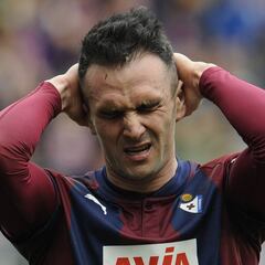 Al Eibar le coge la tormenta