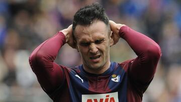 Al Eibar le coge la tormenta