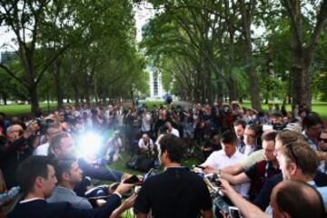 El día después: Federer celebró su título con los fans