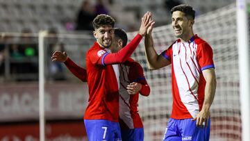 Rodrigo Escudero celebra el 1-0 en la noche de hoy frente al Yeclano Deportivo.