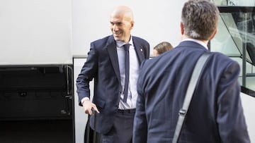 Zinedine Zidane arrives in Turkey looking relaxed