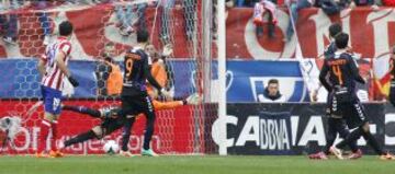 Gol 1-0 de Raúl Garcia