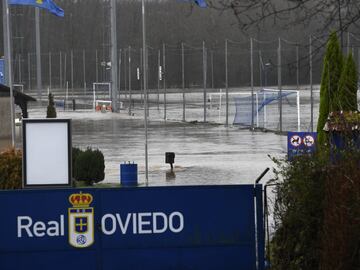 El Real Oviedo no ha podido entrenarse hoy en El Requexón debido a las inundaciones en la ciudad deportiva causadas por las continuas lluvias de estos días en Asturias.