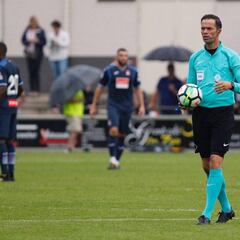 El holandés Bas Nijhuis pitará el Sevilla-Appoel