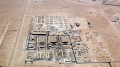 Iran attacks US military bases in Iraq and Qatar, which reserves right to respond