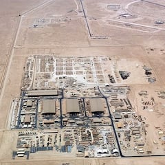 Iran attacks US military bases in Iraq and Qatar, which reserves right to respond