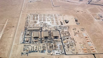 Iran attacks US military bases in Iraq and Qatar, which reserves right to respond