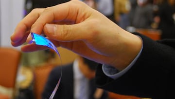 Samsung presenta sus nuevas pantallas OLED, elásticas y en 3D sin usar gafas