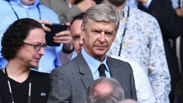 PARIS, FRANCE - JUNE 25:  Arsenal manager Arsene Wenger is seen in the stand prior to the UEFA EURO 2016 round of 16 match between Wales and Northern Ireland at Parc des Princes on June 25, 2016 in Paris, France.  (Photo by Matthias Hangst/Getty Images)