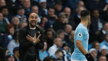 Pep da instrucciones a Ag&uuml;ero