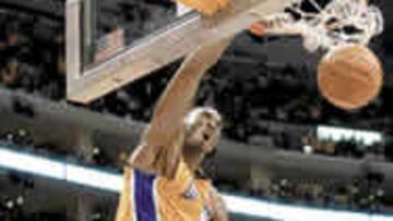 Bryant, listo para remachar.