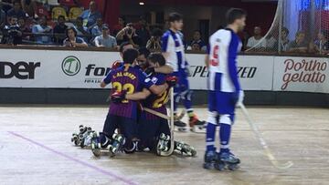 El Bar&ccedil;a Lassa celebra uno de los goles conseguidos ante el Porto en la final de la Copa Intercontinental de hockey patines. 