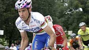 <b>RIESGO.</B> Astarloa apuesta fuerte en su carrera y abandona un equipo del UCI-Pro Tour para correr en otro de inferior categoría.