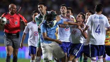 Episodios de violencia entre jugadores de la Liga MX y afición