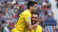 El delantaro gallego Borja Iglesias celebra el gol que anot&oacute; contra el Levante en el Ciutat de Valencia. 