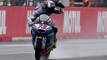 Álex Márquez celebrando su victoria en Motegi.