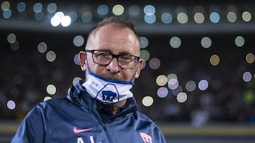 Andrés Lillini: "Morimos de Pie"