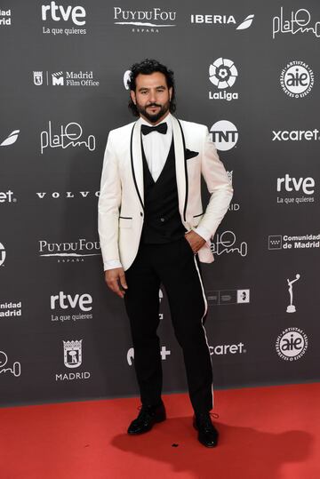 Antonio Velázquez posa a su llegada a la 10ª edición de los Premios Platino del cine Iberoamericano.