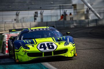 El piloto se reencontr車 con la victoria fuera de MotoGP, fue en las 12 Horas de Abu Dabi al volante de un Ferrari 488 GT3 del equipo suizo Kessel Racing.