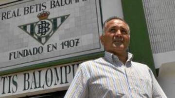 <b>CONTENTO. </b>Gordillo y Gómez Porrúa salieron del Ruiz de Lopera satisfechos tras la reunión informal.