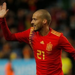 Silva marca el gol 700 de España