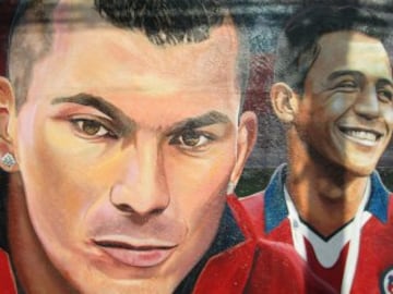 José Luis Madrid, artista de la comuna de Quilicura, decidió inmortalizar la imagen de Gary Medel, Alexis Sánchez, Eduardo Vargas y Arturo Vidal en un mural como un homenaje al logro de la Copa América conseguida hace meses.