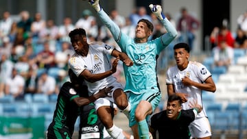 Gran acci¨®n de Carlos Mar¨ªn ante el Castilla.