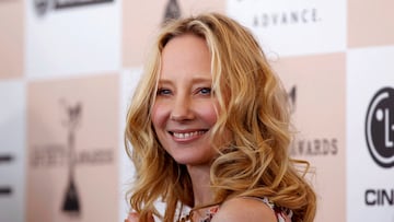 FILE PHOTO: Actress Anne Heche arrives at the 2011 Film Independent Spirit Awards in Santa Monica, California February 26, 2011. REUTERS/Danny Moloshok/File Photo
