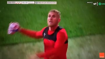 Míchel quita a Samu Saiz en el 35' y explota: "Eres un payaso"