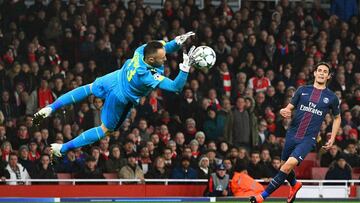 Ospina saves late from Cavani