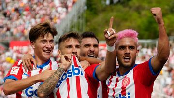 GIRONA, 03/09/2023.- Portu del Girona FC celebra un gol con sus compañeros durante el Partido de Liga en Primera División entre el Girona FC - Las Palmas, en el estadio municipal de Montilivi, este domingo. EFE/ David Borrat
