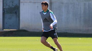 Mandi se rompe dos metacarpianos en la sesión