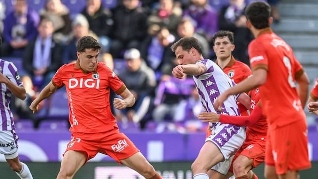 David González, de penalti, da una injusta victoria al Burgos en el derbi en el descuento