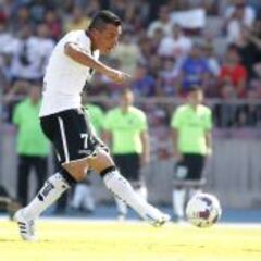 Esteban Paredes logra doble récord con sus goles a la U