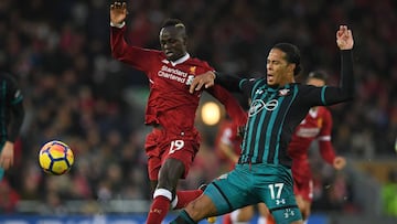 Sadio Man&eacute; y Virgil van Dijk, durante un partido entre el Liverpool y el Southampton.