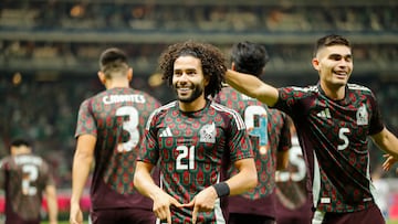 MEX2181. GUADALAJARA (MÉXICO),15/10/2024.- César Huerta de México celebra un gol ante Estados Unidos, este martes durante un partido amistoso en el Estadio Akron, en Guadalajara (México). EFE/ Francisco Guasco