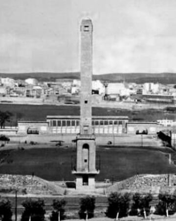 Otro elemento singular en la Torre Marathon  presente en Riazor desde 1944