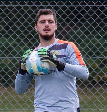 El arquero chileno-sueco fue invitado Reinaldo Rueda a la gira de la Roja por Suecia en marzo del año pasado. Juega en el Hammarby, donde espera una oportunidad en el primer equipo.