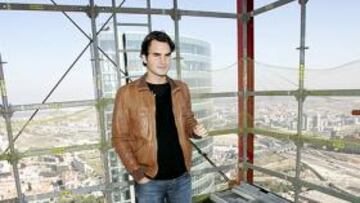 <b>EN EL CIELO DE MADRID. </b>Al final, la foto con Federer fue en la planta 50, al lado del ascensor.