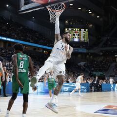 Poirier lo celebra a lo grande