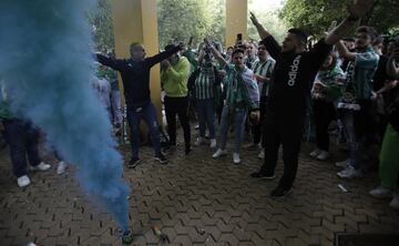 Seguidores del Real Betis por las calles de Sevilla.