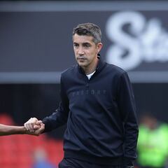 Técnico de los Wolves da espaldarazo a Raúl Jiménez