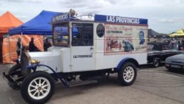 El camión de ‘Las Provincias’ promocionaba ‘Classics & Legends’.