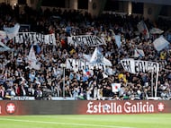 La afición del Celta saca una pancarta contra el machismo en Balaídos