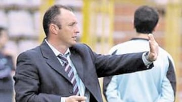 <b>DECIDIDO. </b>Josu Uribe es el entrenador que ha elegido el Sporting para la próxima temporada.