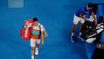 Nishikori abandona y Djokovic alcanza su s¨¦ptima semifinal