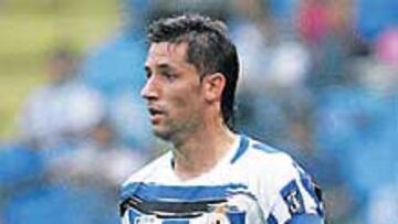 <b>BLANQUIAZUL. </b>Joan Capdevila lleva siete años en el Deportivo.