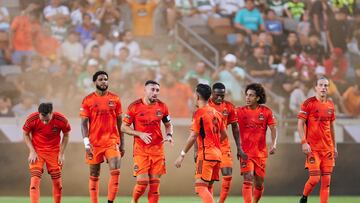Héctor Herrera goal gives Houston the lead