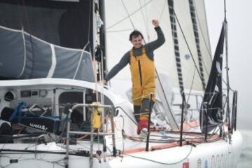 El navegante español Didac Costa terminó 14ª en su primera participación en la Vendee Globe. Llegando a  Les Sables-d'Olonne,costa occidental de Francia.